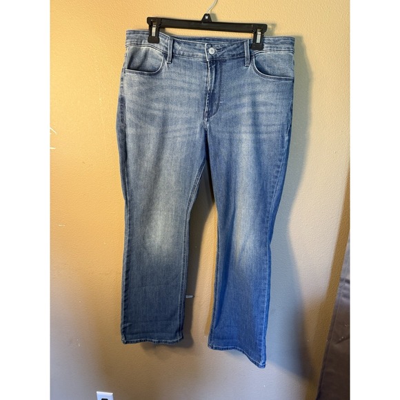Old Navy Denim - Old Navy Wow Boot-Cut Jeans Women's Size 12 Short Mid Rise Medium Wash Denim